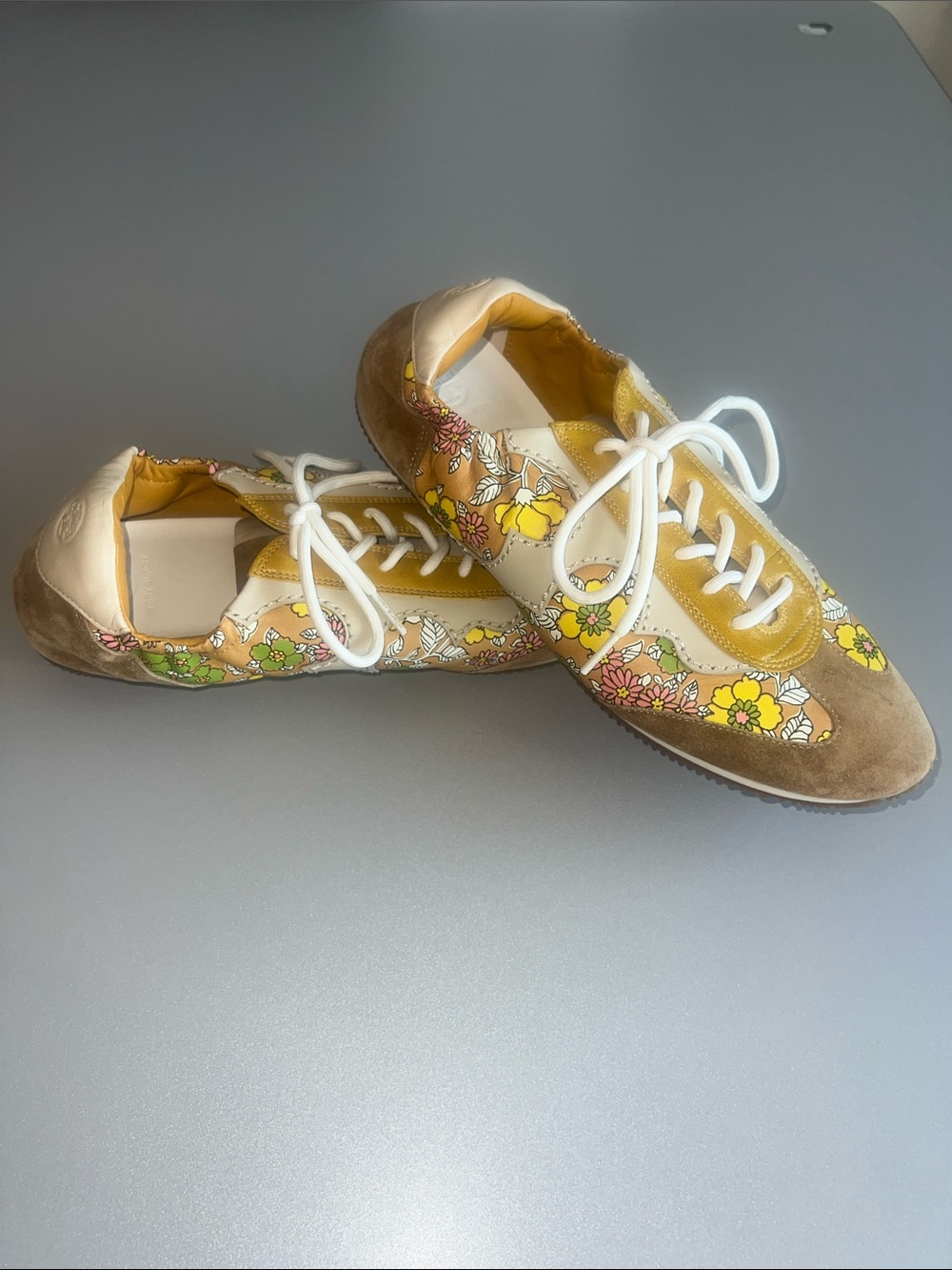 Tory Burch NWOT Rust Wallpaper Serif Leather Sneaker